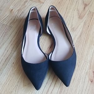 Black Ester Flats (Size 6) Journee Collection
